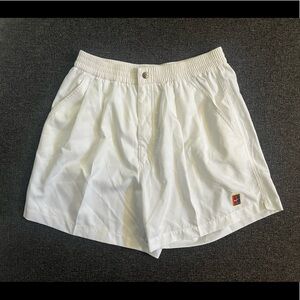 •90s Nike Challenge Court Shorts•